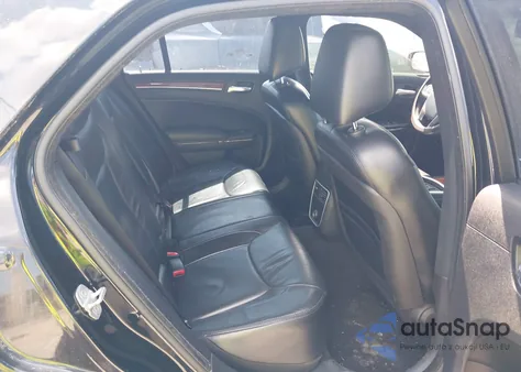 2013 Chrysler 300 Motown z USA, uszkodzony, nr VIN 2C3CCAAG9DH707870